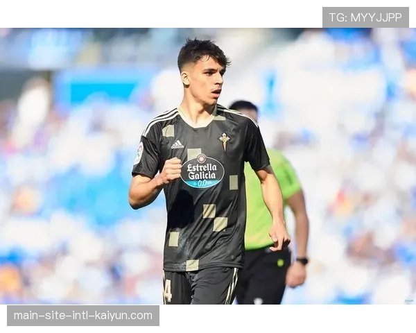 贝尼特斯双后腰分工明确 塞尔塔4-2-3-1体系控球率显著提升